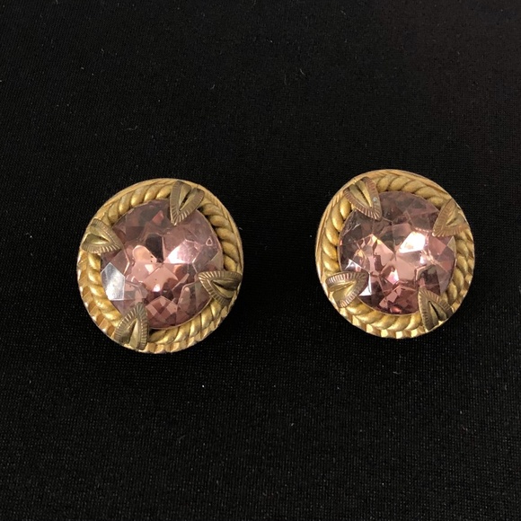 VINTAGE CLIP-ON EARRINGS - Picture 1 of 3